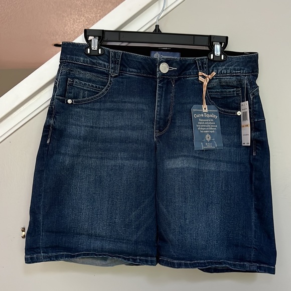 Democracy Women's Ab Solution Shorts. - Picture 3 of 13